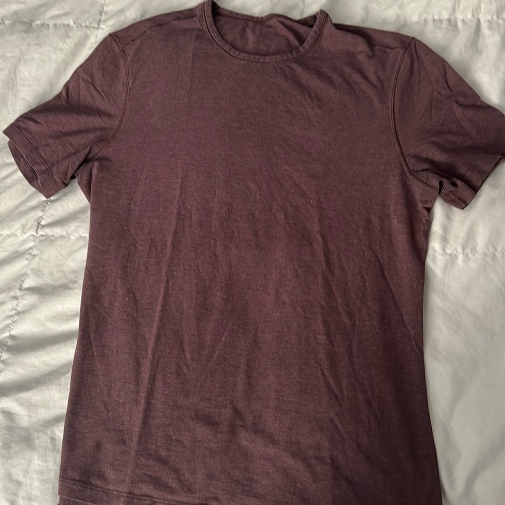 Lululemon T shirt